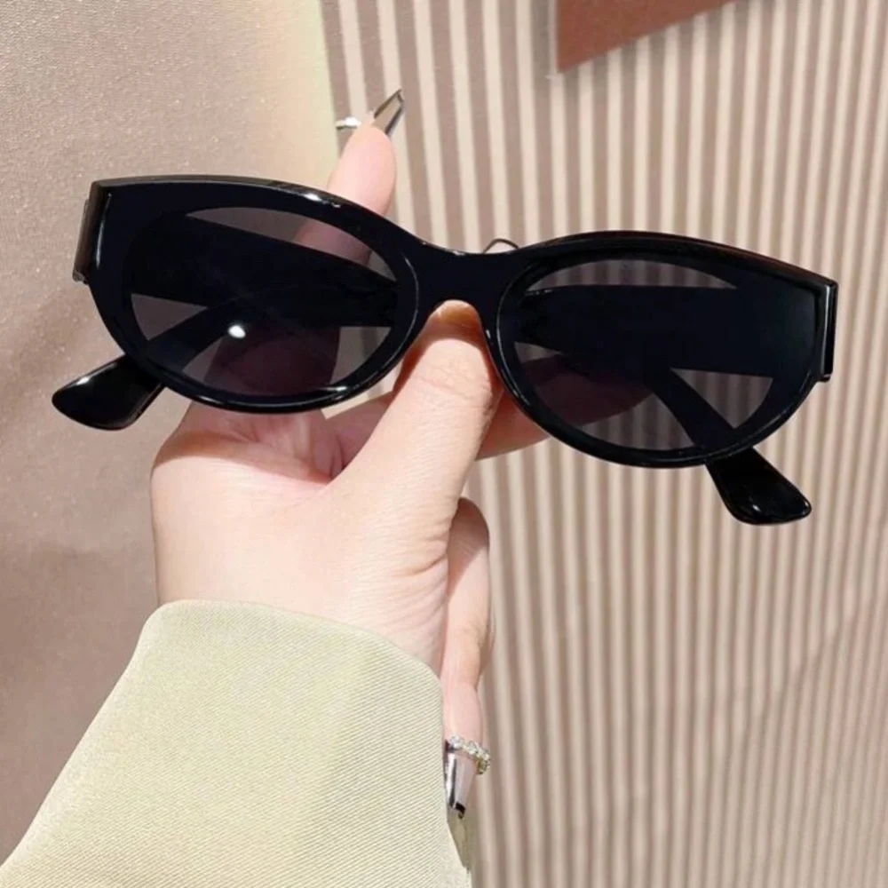 Luxe black trendy cat eye oval sunglasses